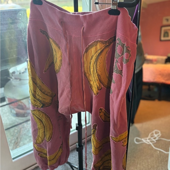 Magnolia Pearl Pink Banana Print Jogger Pants - Picture 3 of 4